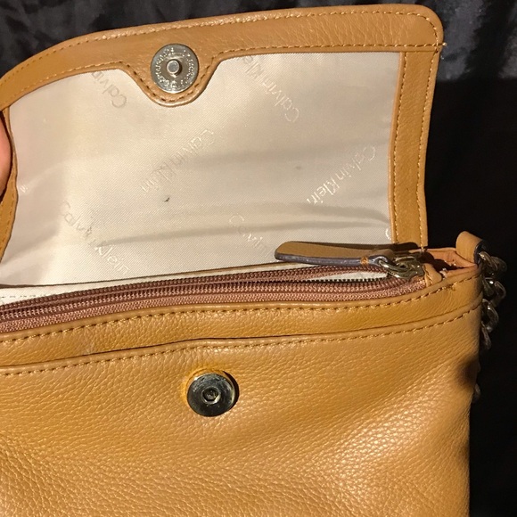 Calvin Klein crossbody - Picture 6 of 8